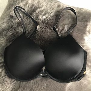 Final sale! VICTORIAS SECRET very sexy push up bra 32DD
